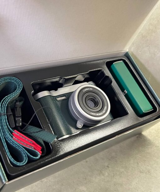 Máy ảnh Starbucks limited full seal. Đầy đủ hộp sổ thẻ.