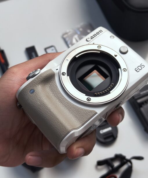 Canon M3 màu trắng kèm kit full phụ kiện mới 99%