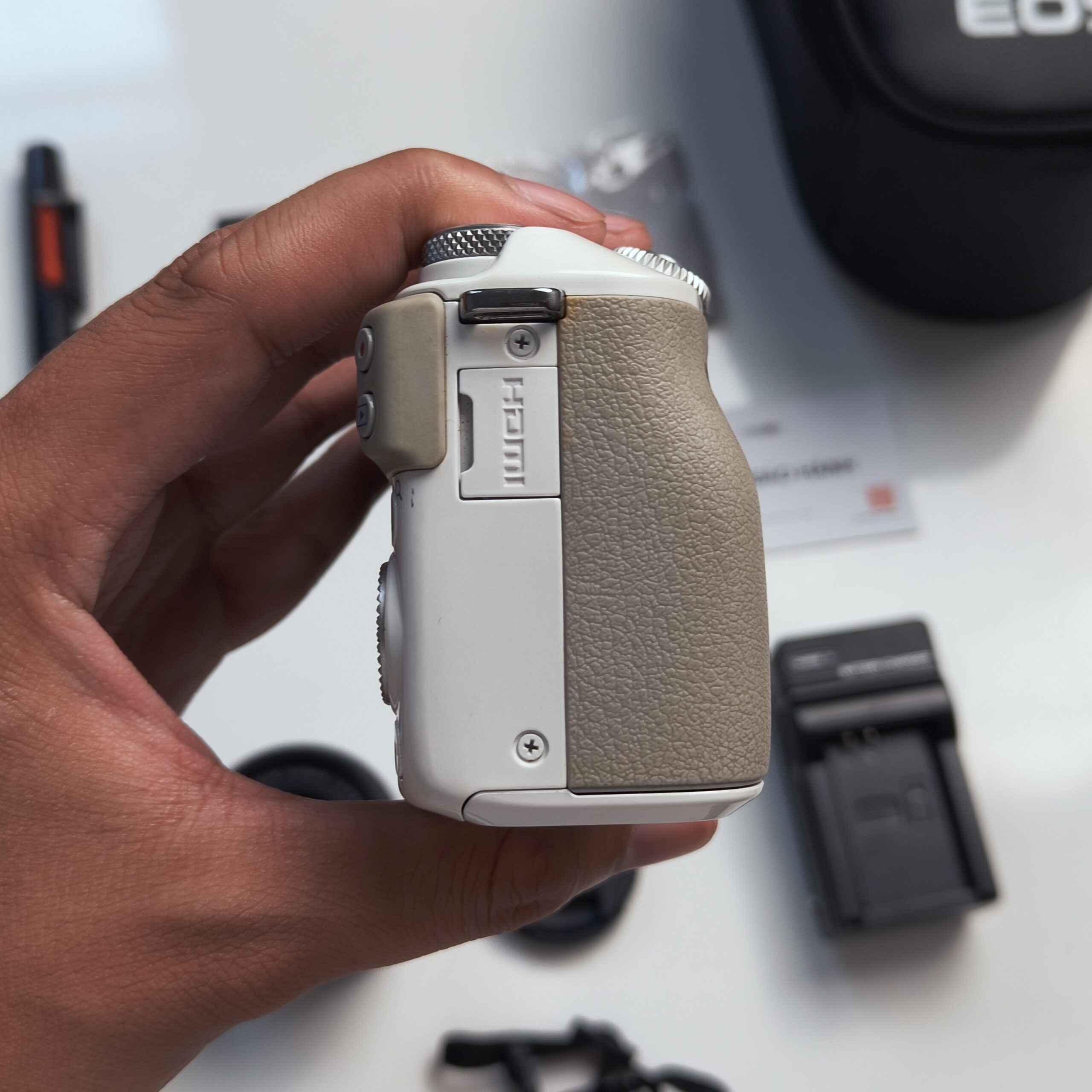 Canon M3 màu trắng kèm kit full phụ kiện mới 99% - Ảnh 5