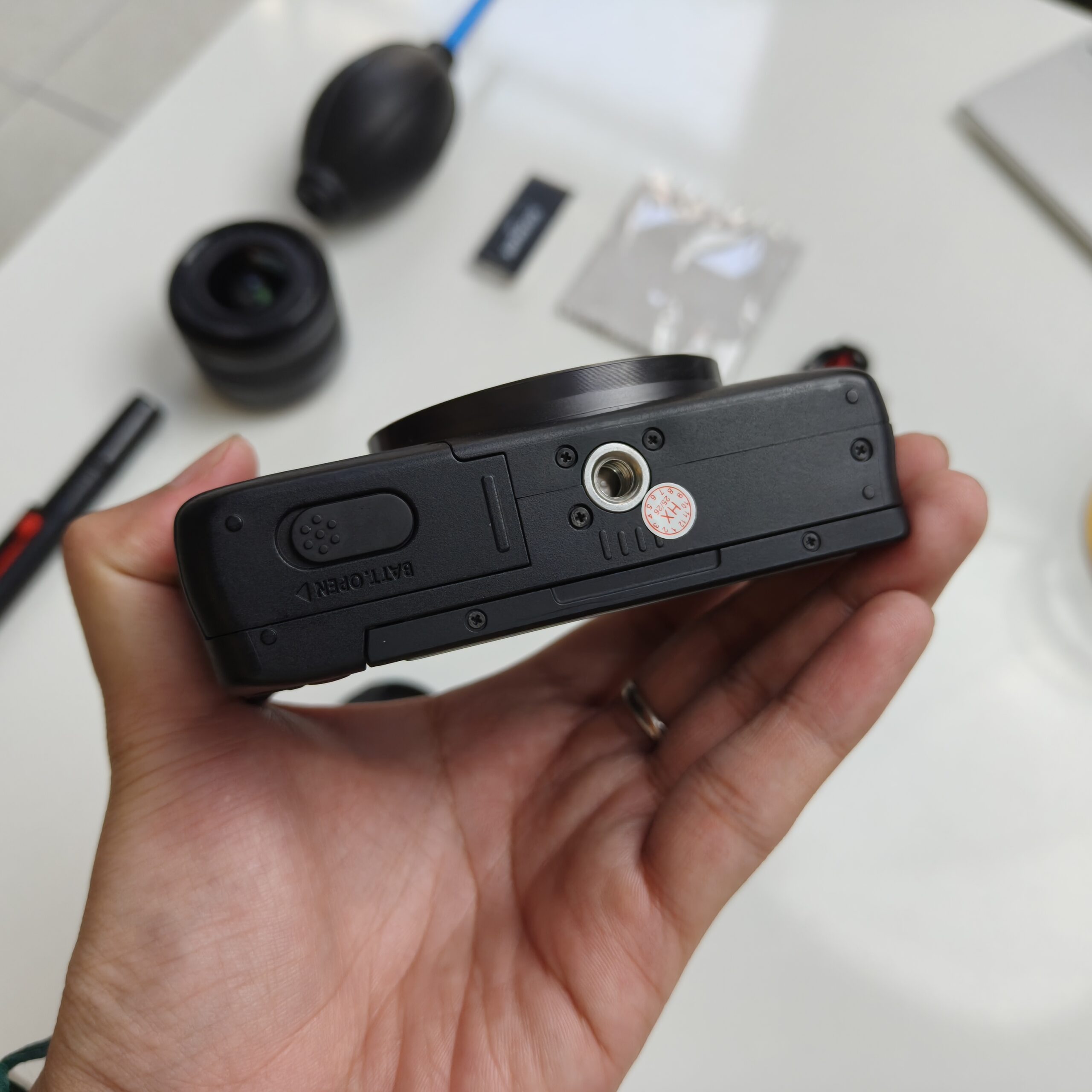 Canon M10 đen, kèm bộ quà tặng - Ảnh 5