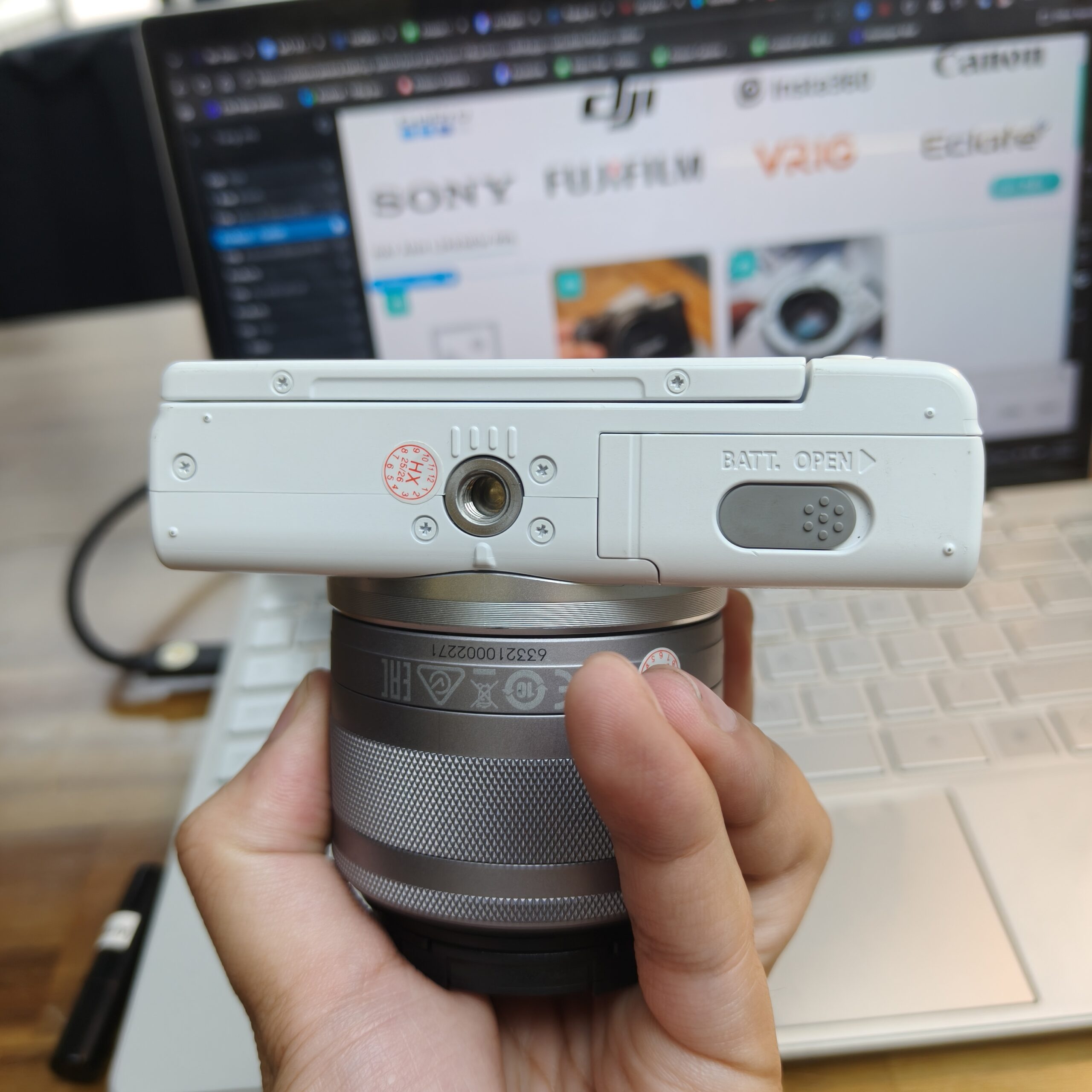 Canon M200 màu trắng kèm KIT likenew - Ảnh 3