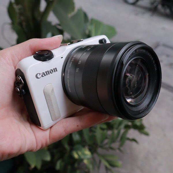 Canon M2 kèm KIT cũ